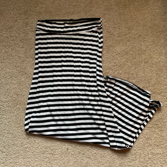 Love Culture Dresses & Skirts - Black and White Striped Maxi Skirt - Size Small